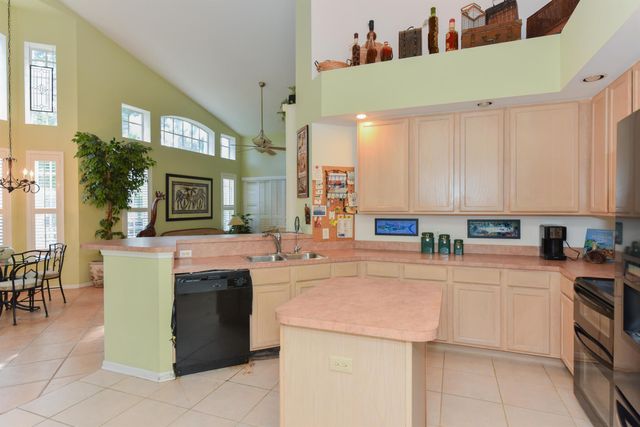 1567 SW Harbour Isles Circle 65, St Lucie West, FL 34986