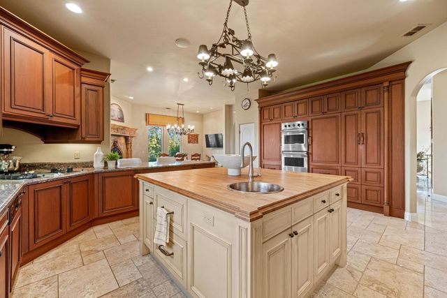 617 Lakecrest Dr, El Dorado Hills, CA 95762