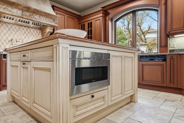 617 Lakecrest Dr, El Dorado Hills, CA 95762