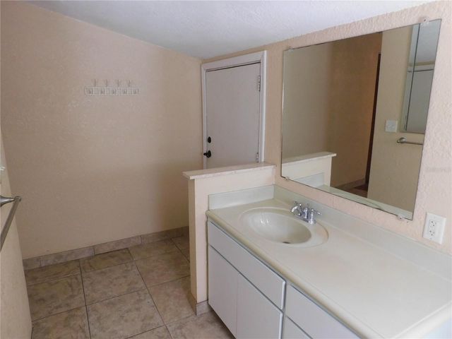 112 HUSEK STREET, Masaryktown, FL 34604