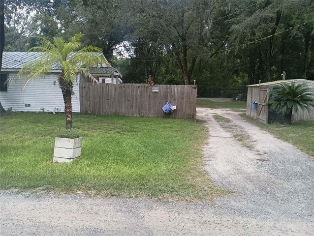112 HUSEK STREET, Masaryktown, FL 34604