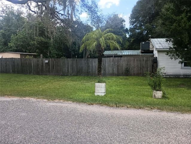 112 HUSEK STREET, Masaryktown, FL 34604
