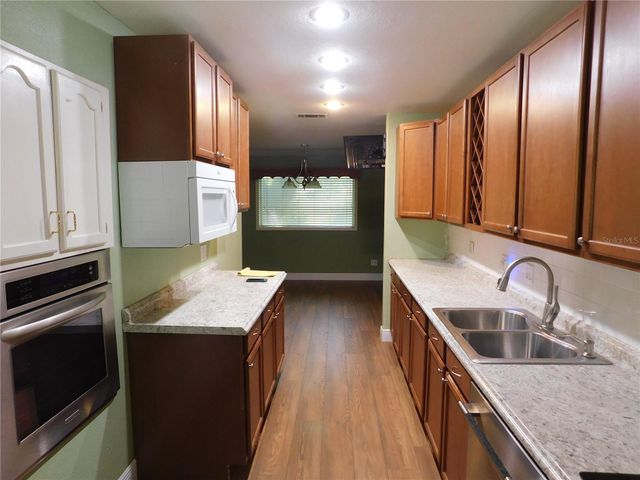 112 HUSEK STREET, Masaryktown, FL 34604