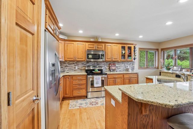 810 Ganser Drive, Waunakee, WI 53597
