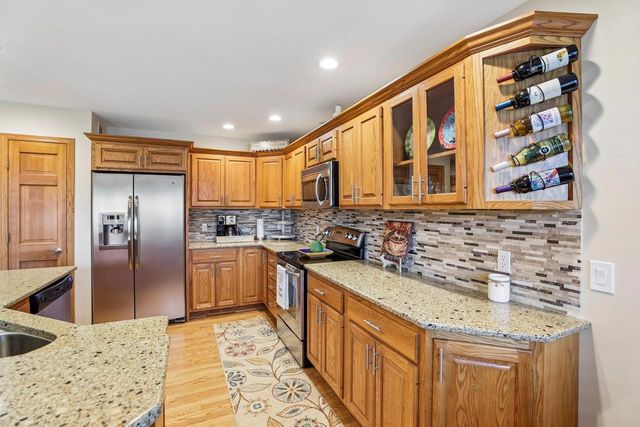 810 Ganser Drive, Waunakee, WI 53597