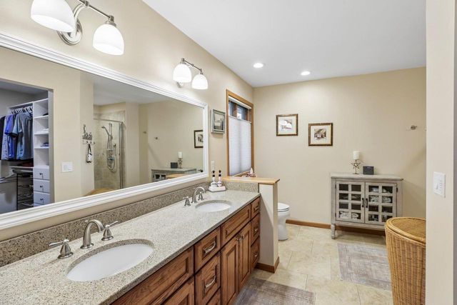 810 Ganser Drive, Waunakee, WI 53597