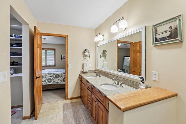 810 Ganser Drive, Waunakee, WI 53597