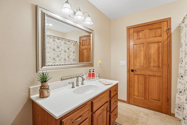 810 Ganser Drive, Waunakee, WI 53597