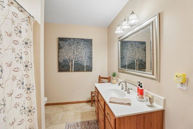 810 Ganser Drive, Waunakee, WI 53597