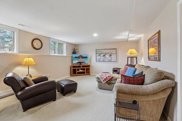 810 Ganser Drive, Waunakee, WI 53597
