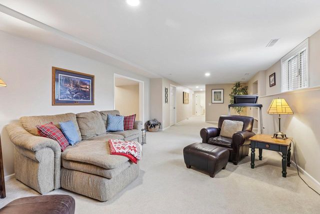 810 Ganser Drive, Waunakee, WI 53597