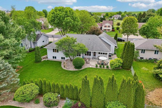 810 Ganser Drive, Waunakee, WI 53597