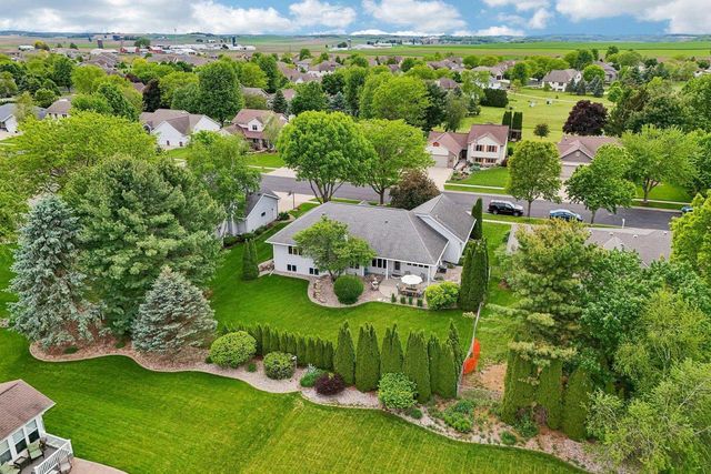 810 Ganser Drive, Waunakee, WI 53597