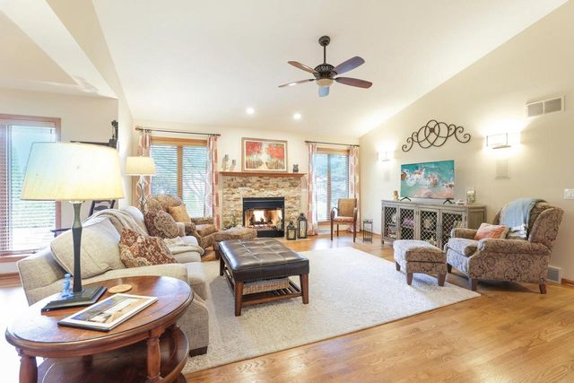 810 Ganser Drive, Waunakee, WI 53597