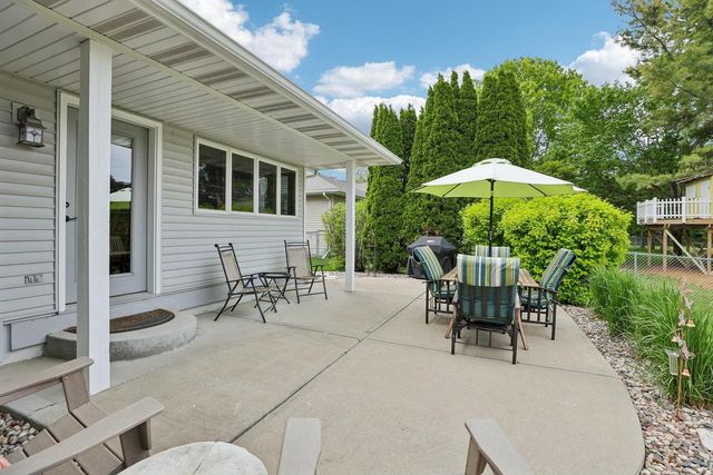 810 Ganser Drive, Waunakee, WI 53597