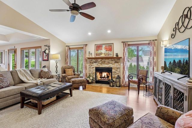 810 Ganser Drive, Waunakee, WI 53597