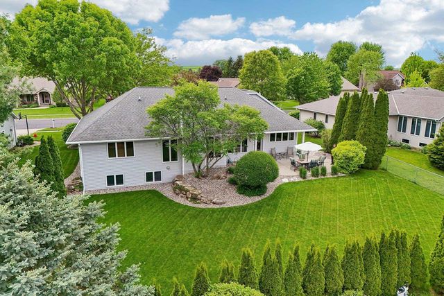 810 Ganser Drive, Waunakee, WI 53597