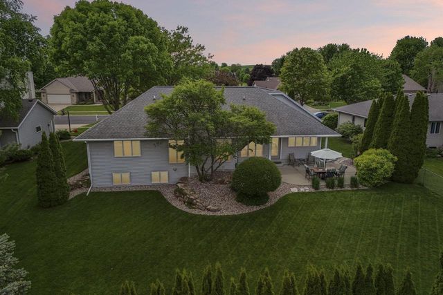 810 Ganser Drive, Waunakee, WI 53597