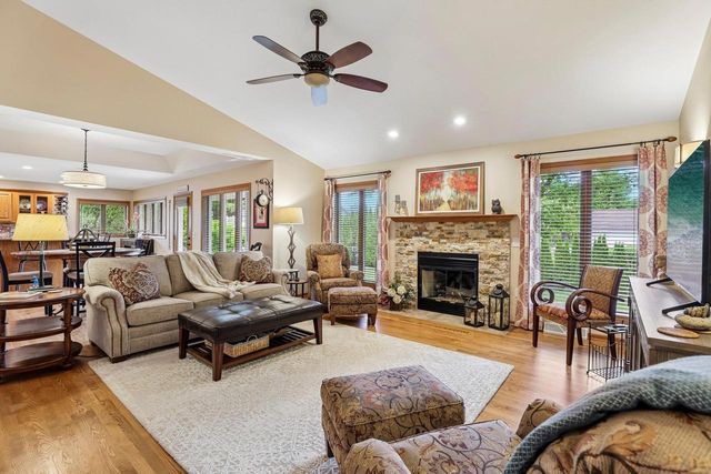810 Ganser Drive, Waunakee, WI 53597