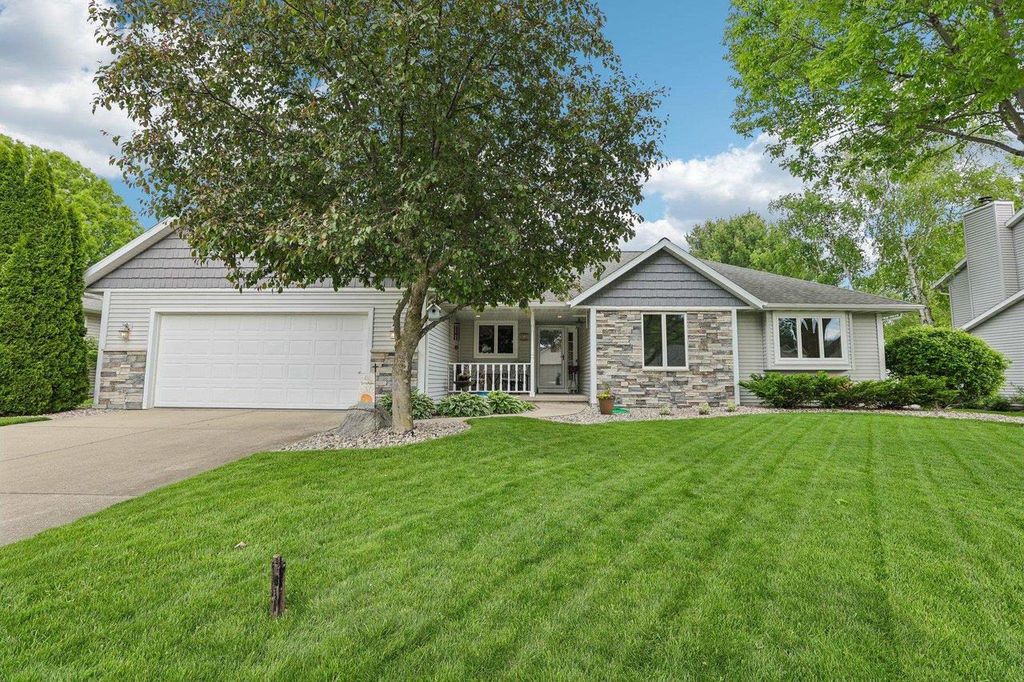 810 Ganser Drive, Waunakee, WI 53597