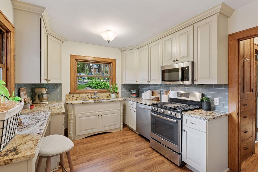 126 Circle A Drive S, Wayzata, MN 55391 — photo 4