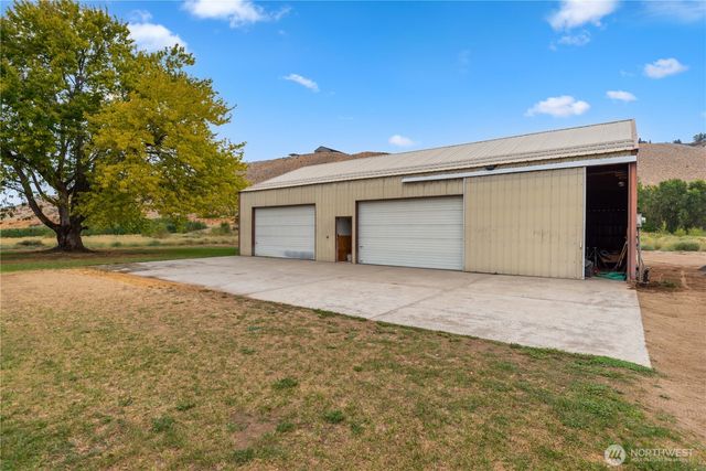 1550 Pear Lane, Rock Island, WA 98850