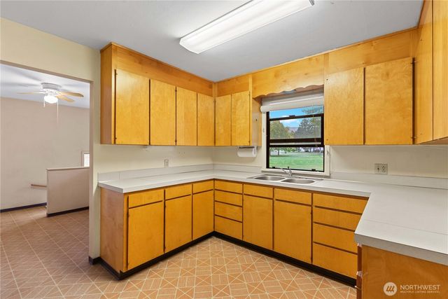 1550 Pear Lane, Rock Island, WA 98850