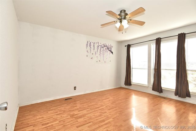 2208 W Memphis Street, Broken Arrow, OK 74012