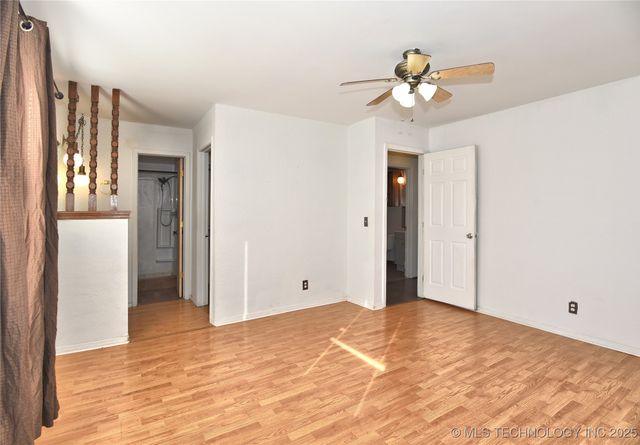 2208 W Memphis Street, Broken Arrow, OK 74012