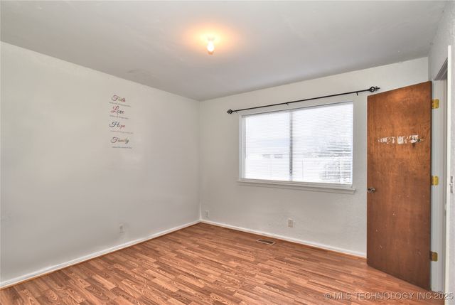 2208 W Memphis Street, Broken Arrow, OK 74012