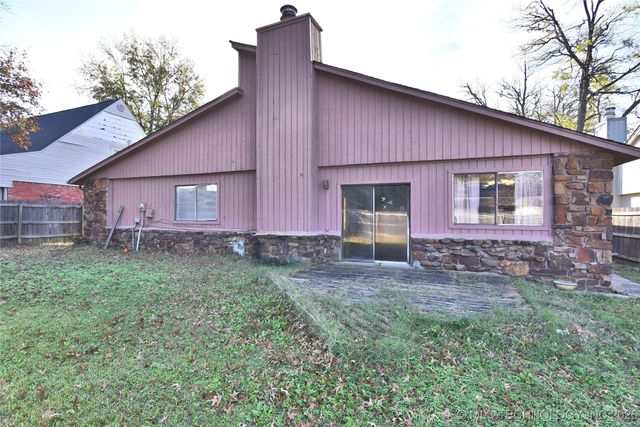 2208 W Memphis Street, Broken Arrow, OK 74012