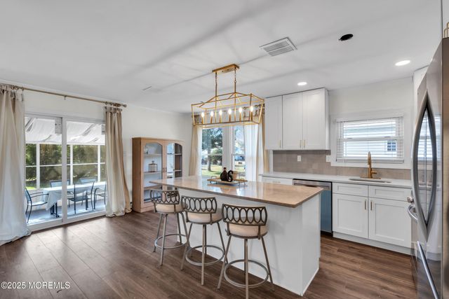 7 Georgetown Drive, Toms River, NJ 08757