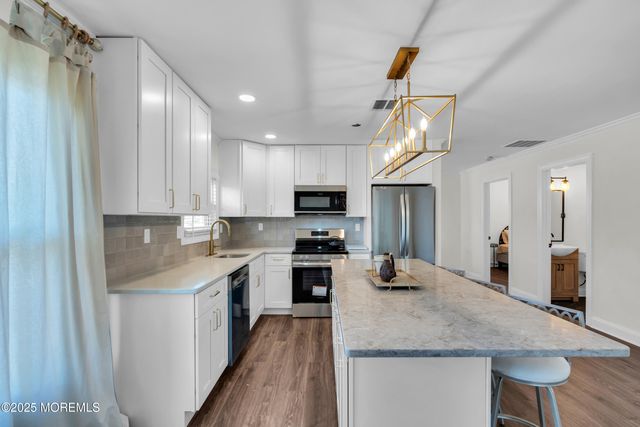 7 Georgetown Drive, Toms River, NJ 08757