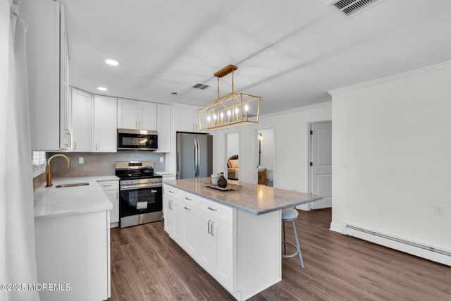 7 Georgetown Drive, Toms River, NJ 08757