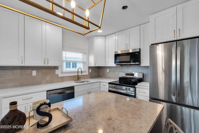 7 Georgetown Drive, Toms River, NJ 08757