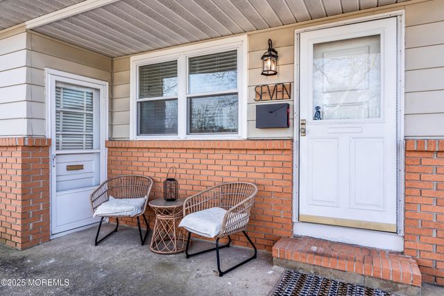 7 Georgetown Drive, Toms River, NJ 08757