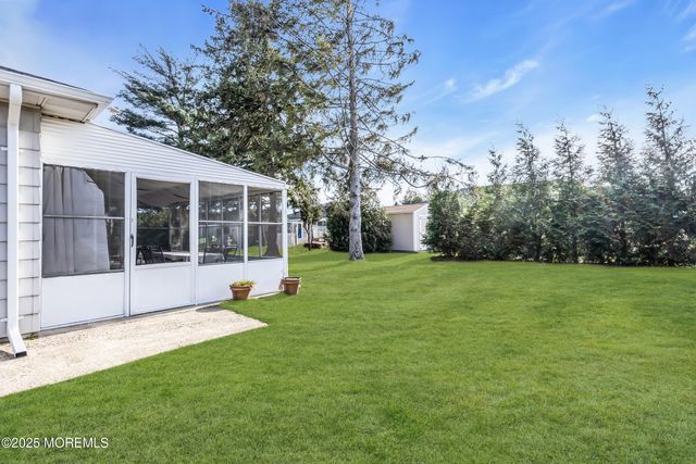 7 Georgetown Drive, Toms River, NJ 08757