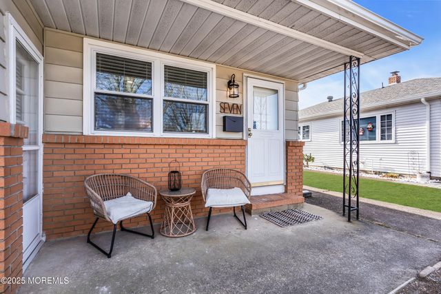 7 Georgetown Drive, Toms River, NJ 08757