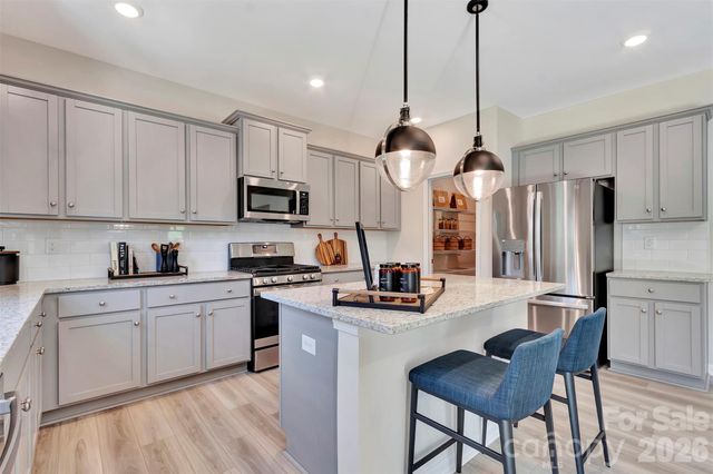 8613 Acadia Parkway, Sherrills Ford, NC 28673