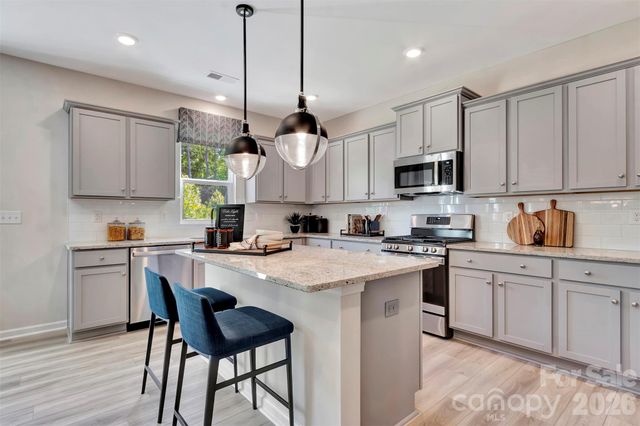 8613 Acadia Parkway, Sherrills Ford, NC 28673