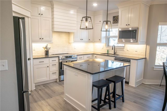 2 Anchinleck Circle, Bella Vista, AR 72715