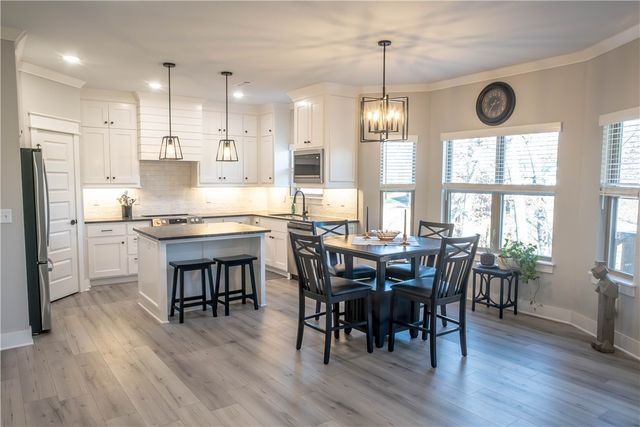 2 Anchinleck Circle, Bella Vista, AR 72715