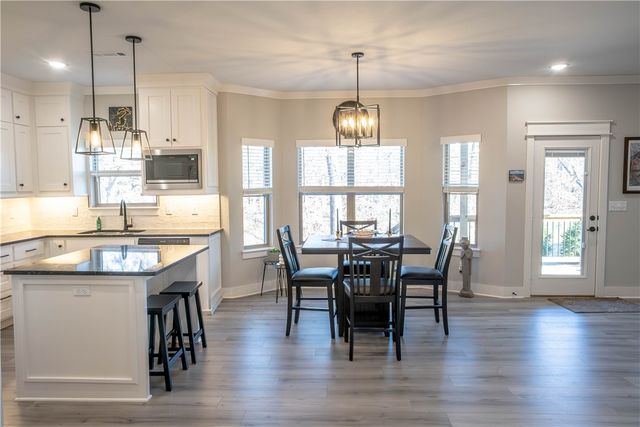 2 Anchinleck Circle, Bella Vista, AR 72715