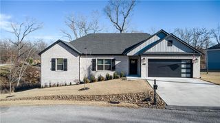 2 Anchinleck Circle, Bella Vista, AR 72715
