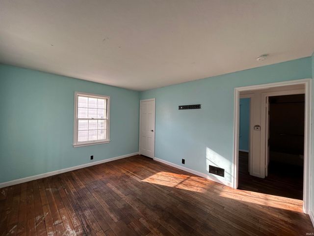 1329 N Elmer Street, South Bend, IN 46628
