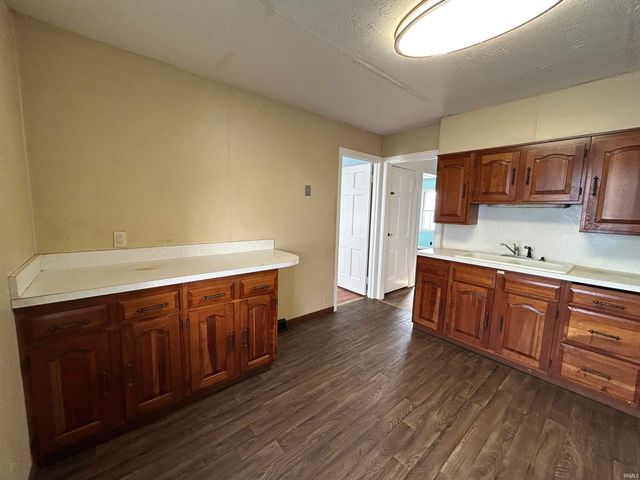 1329 N Elmer Street, South Bend, IN 46628