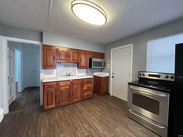 1329 N Elmer Street, South Bend, IN 46628