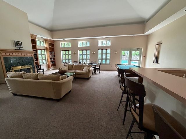 269 Cambridge Rd 204, Woburn, MA 01801