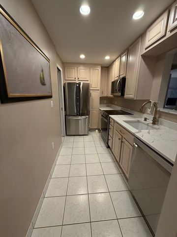 269 Cambridge Rd 204, Woburn, MA 01801