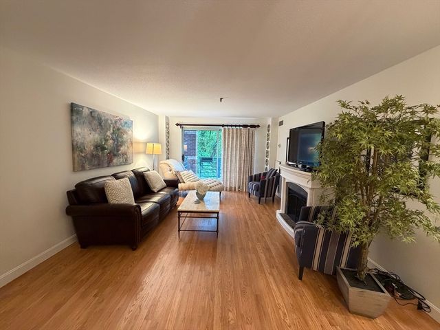 269 Cambridge Rd 204, Woburn, MA 01801